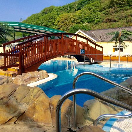 Cardigan Bay Holiday Park Номер фото